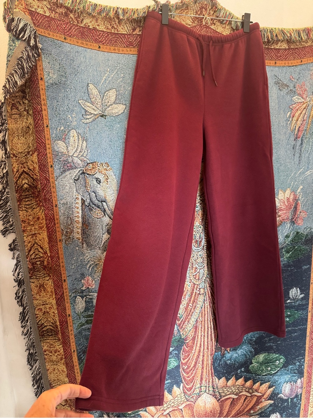 Wide-Leg Drawstring Sweatpants in Burgundy